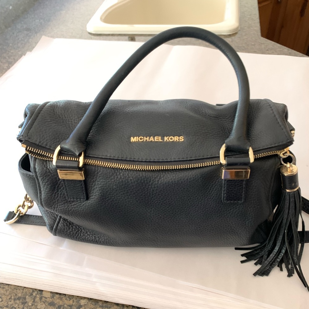 Michael Kohrs black handbag like new